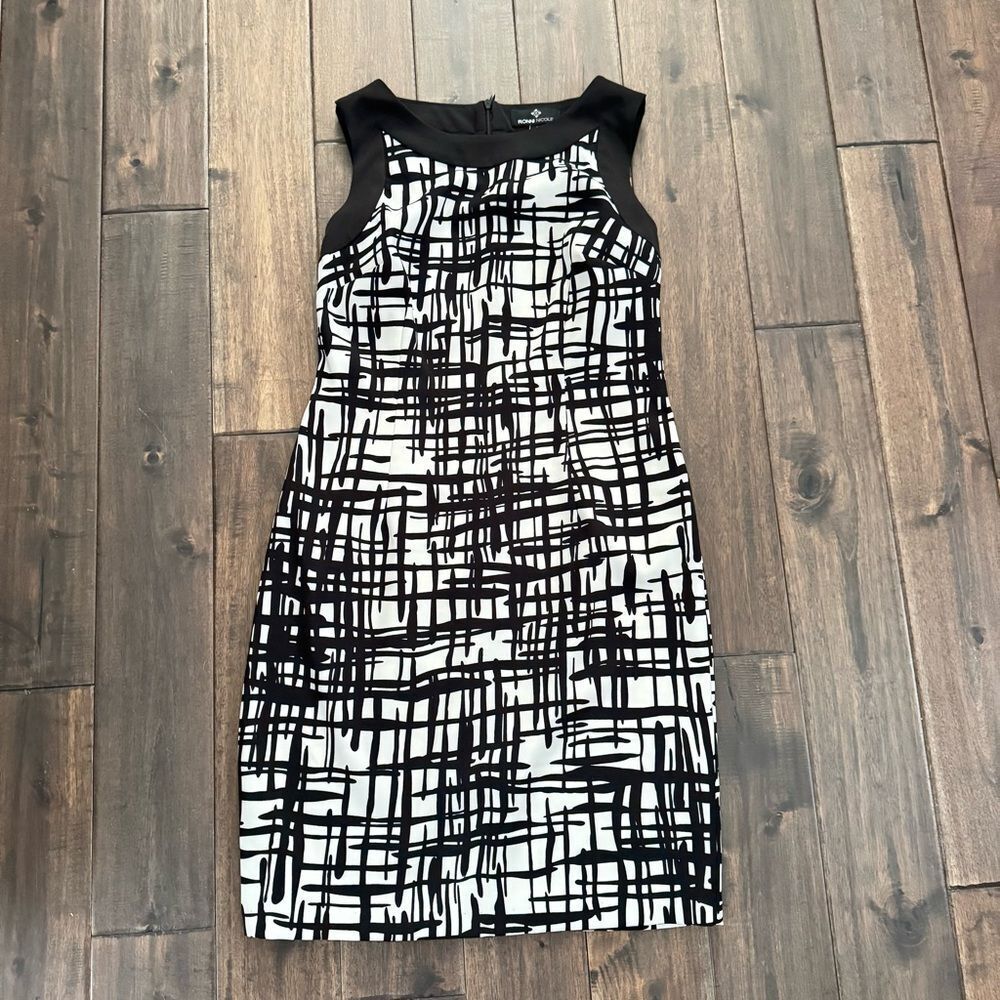 Ronni Nicole Black and White Printed Shift Dress 6